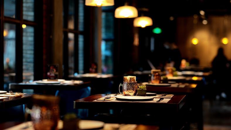 餐厅正在抛弃商场?